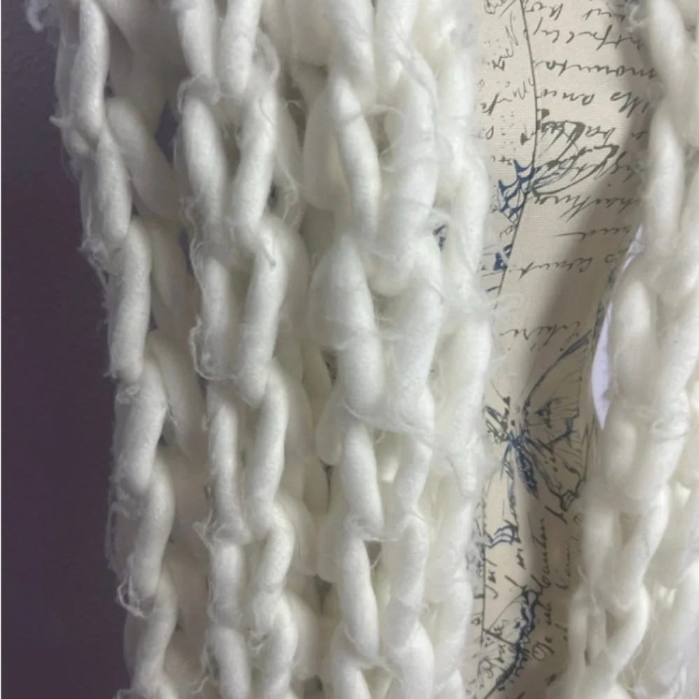 Thick Cream Womens Scarf - Picture 2 of 4